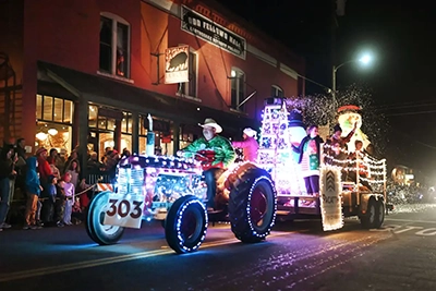 TRACTOR PARADE